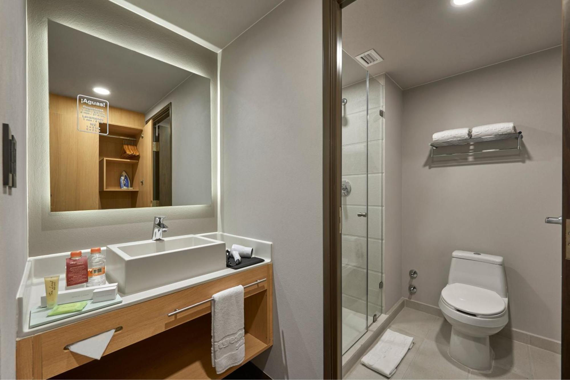 City Express Suites By Marriott Cancun Aeropuerto Alfredo V. Bonfil Exterior photo
