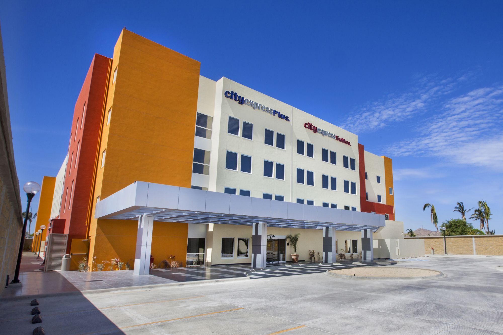 City Express Suites By Marriott Cancun Aeropuerto Alfredo V. Bonfil Exterior photo